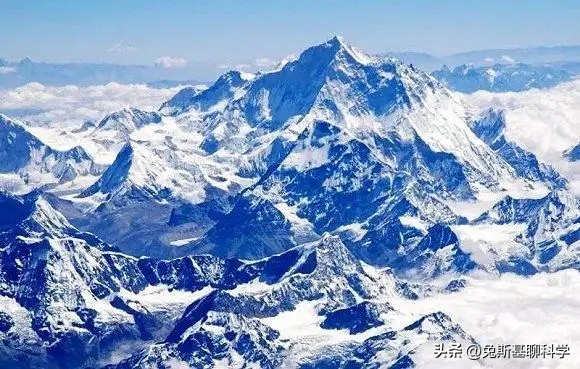 地球上有3座大山，每一座都是最高的，这是怎么一回事？