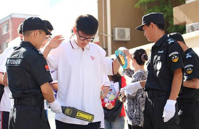 高考为什么使用2B铅笔？用其他铅笔代替行不行？批卷老师给出答案