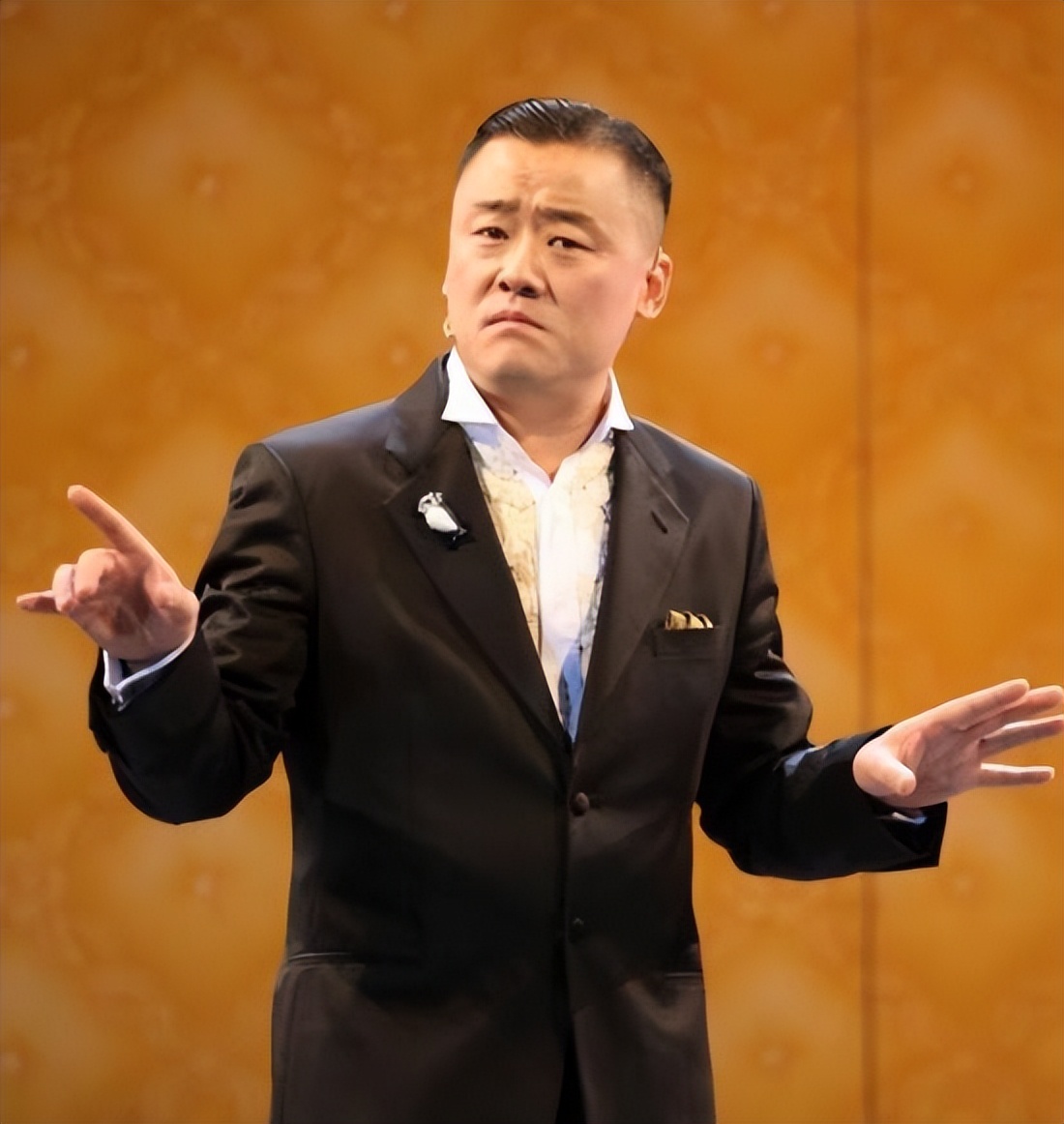 人人喊打的周立波，他做的事比想象的更恶劣，有他的地方必有矛盾