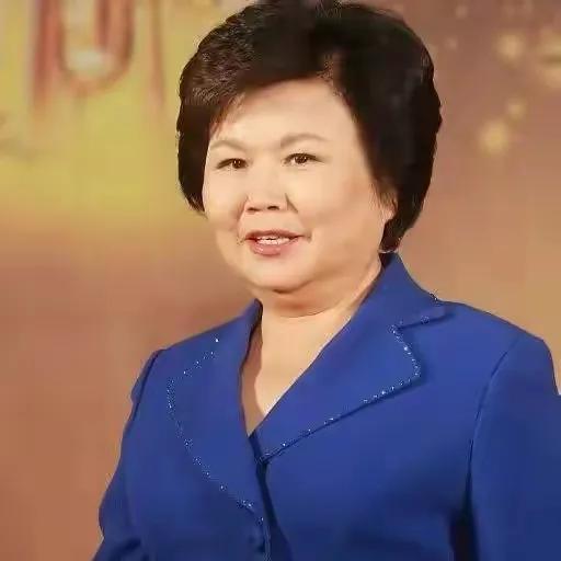 刑质斌：央视播音33年，和丈夫相守48年，搭档罗京去世后离职