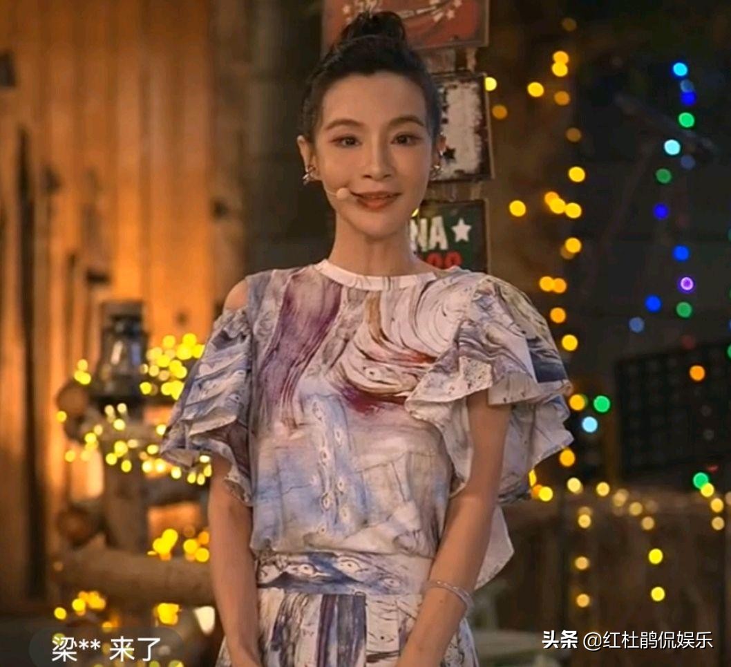 从综艺频道到音乐频道，漂亮的央视主持人梁璐，为啥一直走下坡路