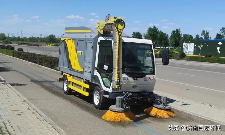 ​纯电动树叶收集车送达新疆客户指定地点并且进行试驾