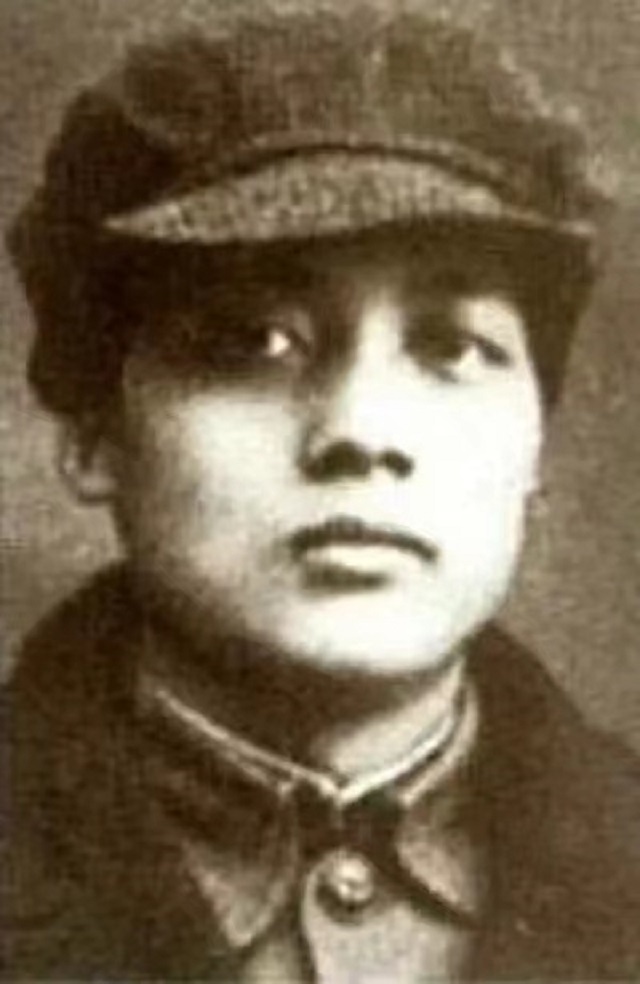 毛主席病逝多年，一姓贺的老人对儿女说：你们把姓氏改回“毛”吧