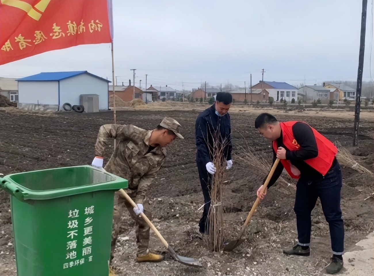 讷河市讷南镇：“春风春绿”志愿服务 共植常青树