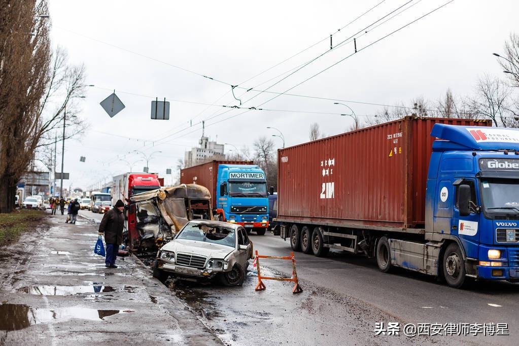 驾驶员道路运输人员从业资格证过期，发生事故保险公司是否免责？