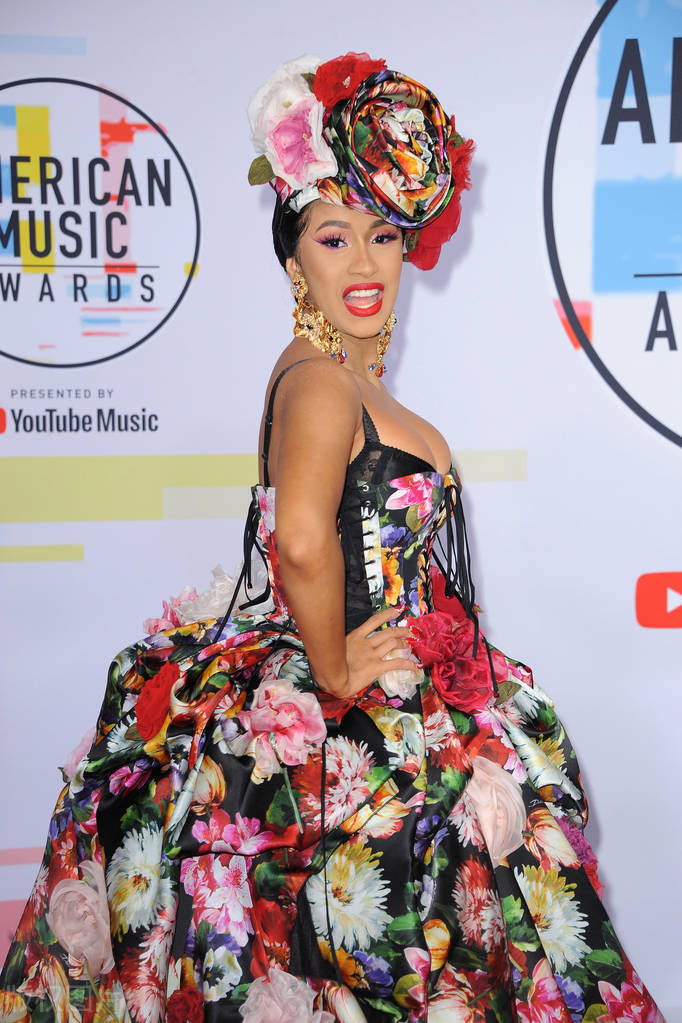 Cardi B 新单曲热度不及预期