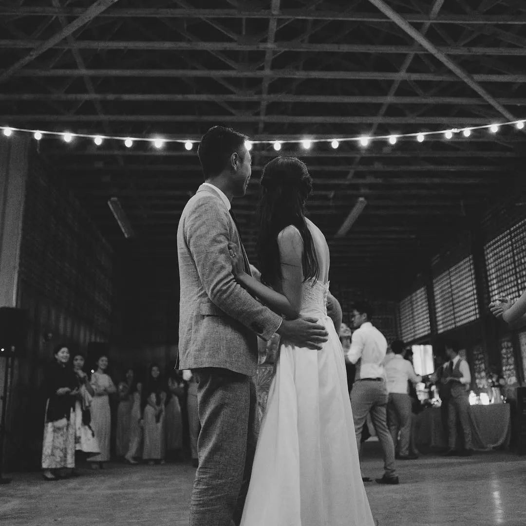 35岁歌手官宣三胎！巅峰期闪婚嫁初恋，神仙爱情感动网友：要幸福