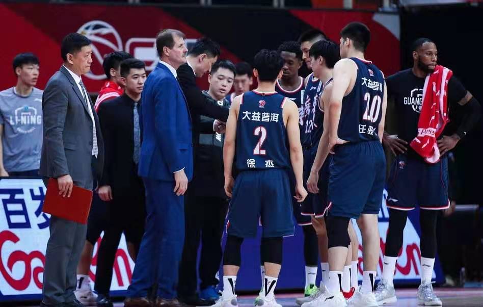 中国在nba篮球有哪些(国际篮联官宣中国男篮14人名单，首钢支持曾凡博继续在NBA发展)