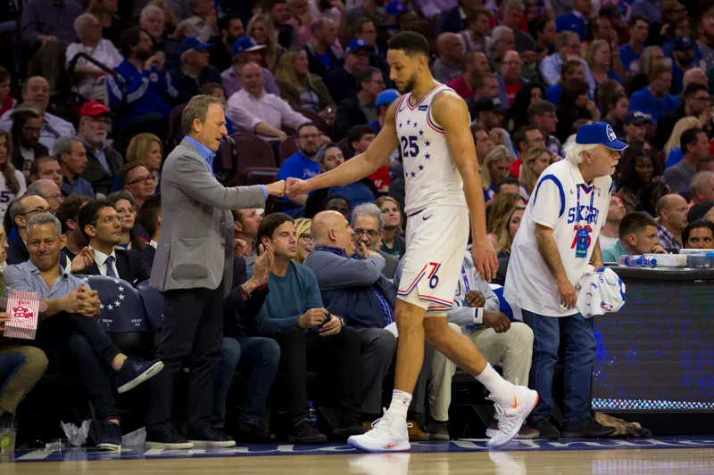 nba巨星为什么这么有钱(富可敌国！鲍尔默领衔，蔡崇信上榜，NBA最有钱的10名球队老板)