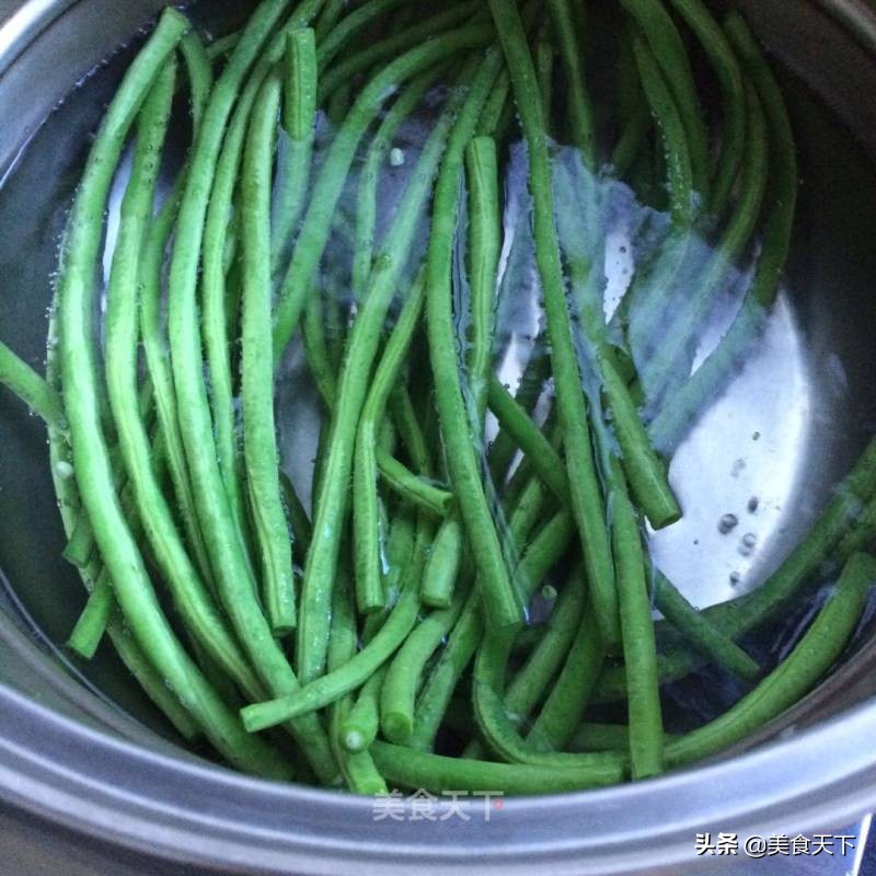 家常豇豆这样做，可以多吃好几碗饭！操作简单，喜欢你就试试吧
