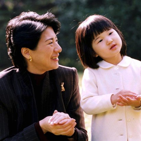 日本天皇独生女生日超穷酸？被网暴“最丑公主”，只能戴二手王冠