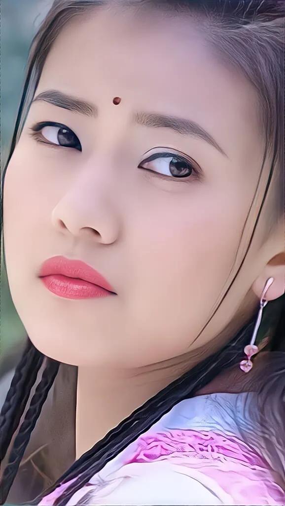 最美的周芷若,柔情似水,我见犹怜,气质与美貌并存