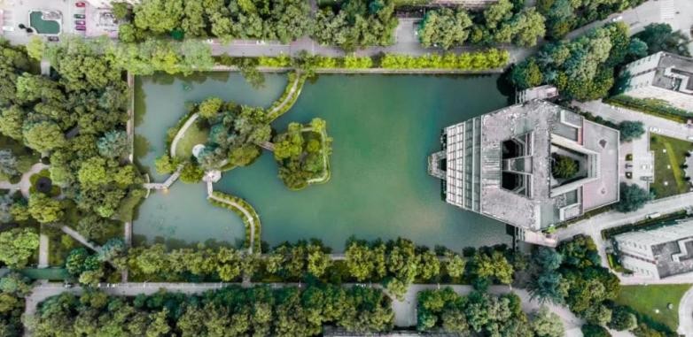 成都这所高校“火了”！食宿配置豪华，拥有绝美风光，学生幸福感爆棚！