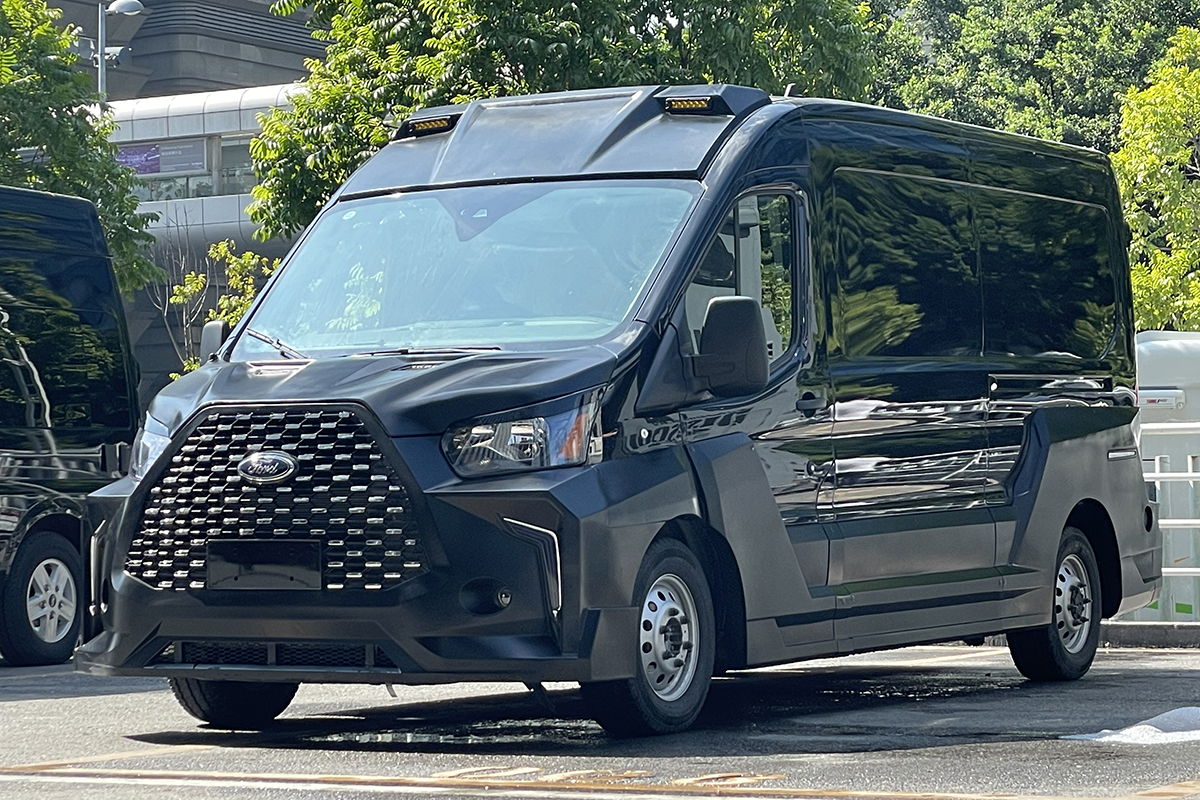 猛禽同款3.5t双涡轮动力,进口福特四驱加持!福客特商旅两用房车