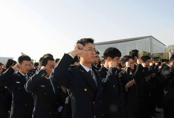 大学入党跟成绩无关，“决定权”在2人手中，大学生应该尽早了解