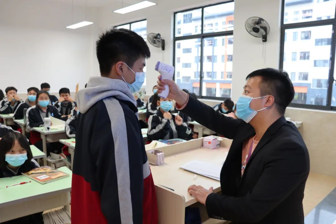 长水实验中学丨守土尽责，打赢校园防疫阻击战