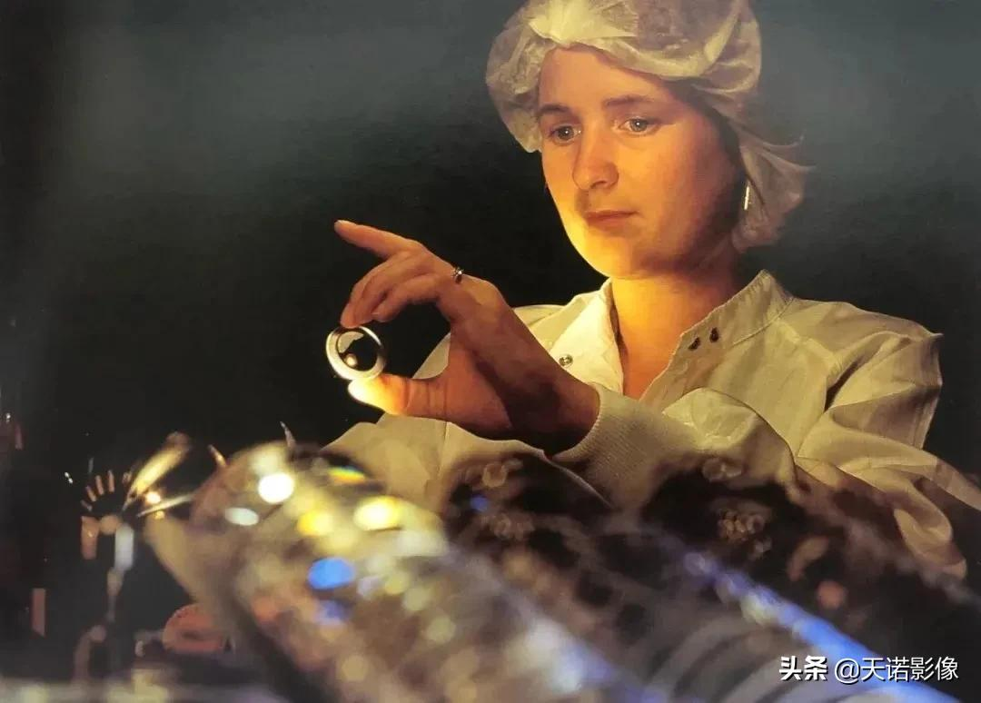 徕卡双A镜头为何价格昂贵：品牌工艺与光学技术的完美结合