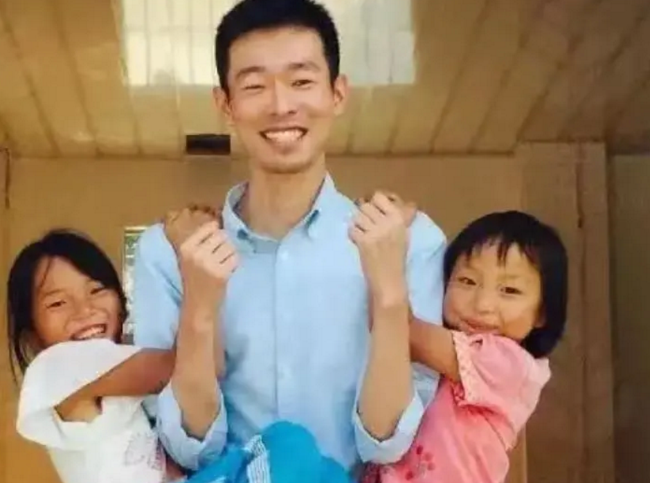 拒绝国外百万年薪，回国当村官月薪1450元，“耶鲁哥”现状如何？