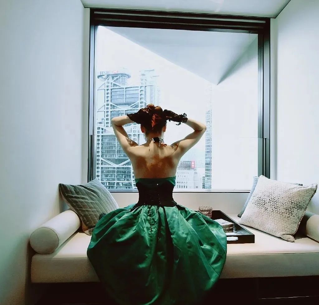 黄磊女儿被骂上热搜：13岁就染发，像什么样子？