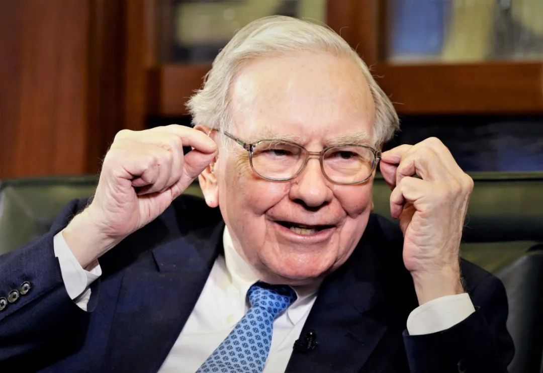 忍了五年，巴菲特终于出手了