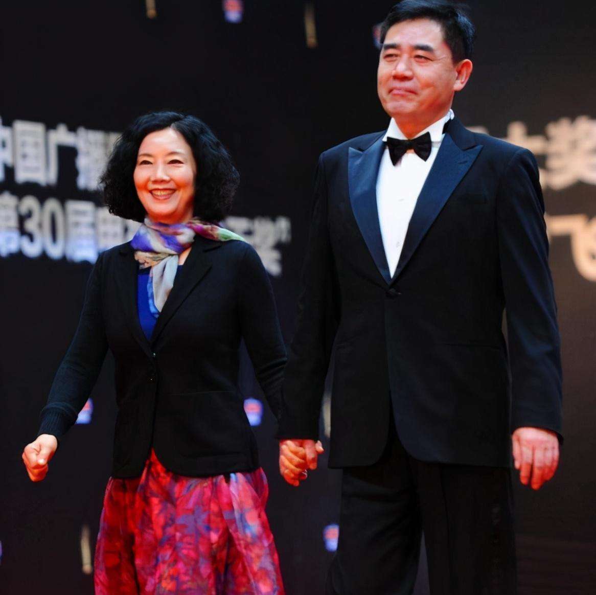 无绯闻、无情人，这6位男星个个是“妻管严”，堪称娱乐圈清流