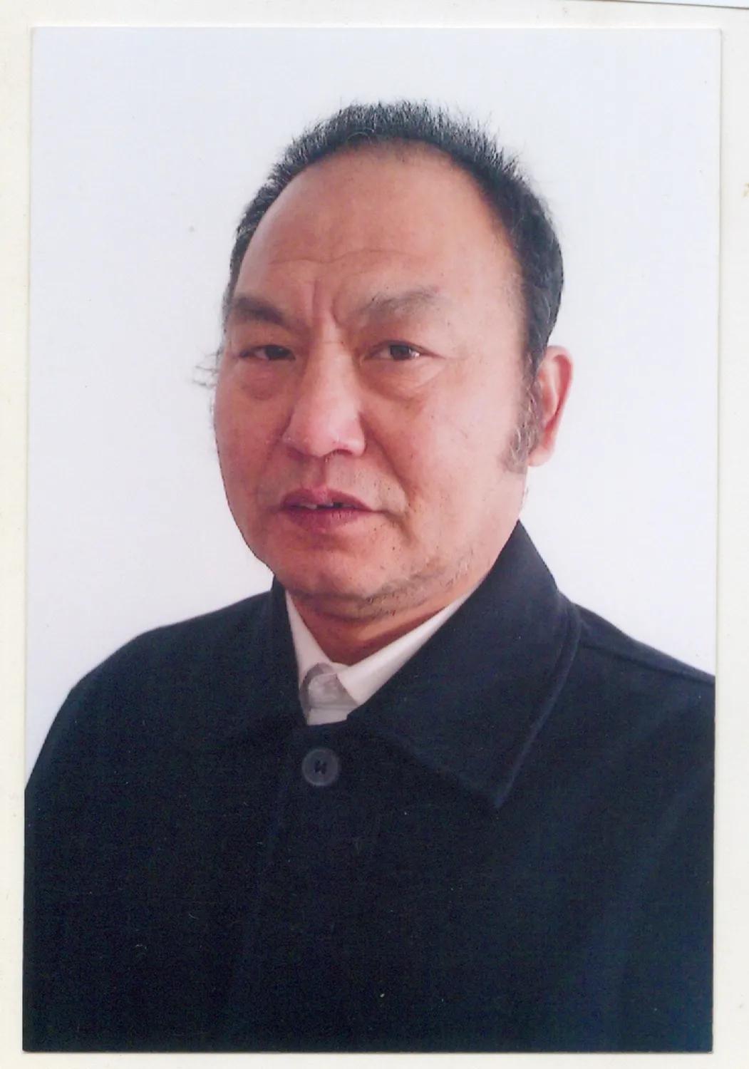 中国女性衣饰化妆美韵之探讨