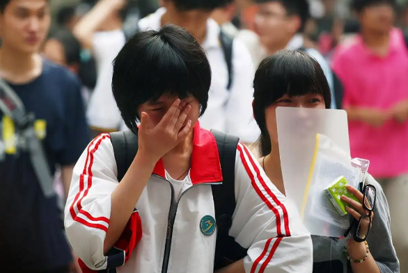 媒体已经曝光的五所高校，毕业证毫无用处，学生后悔没有早点知道