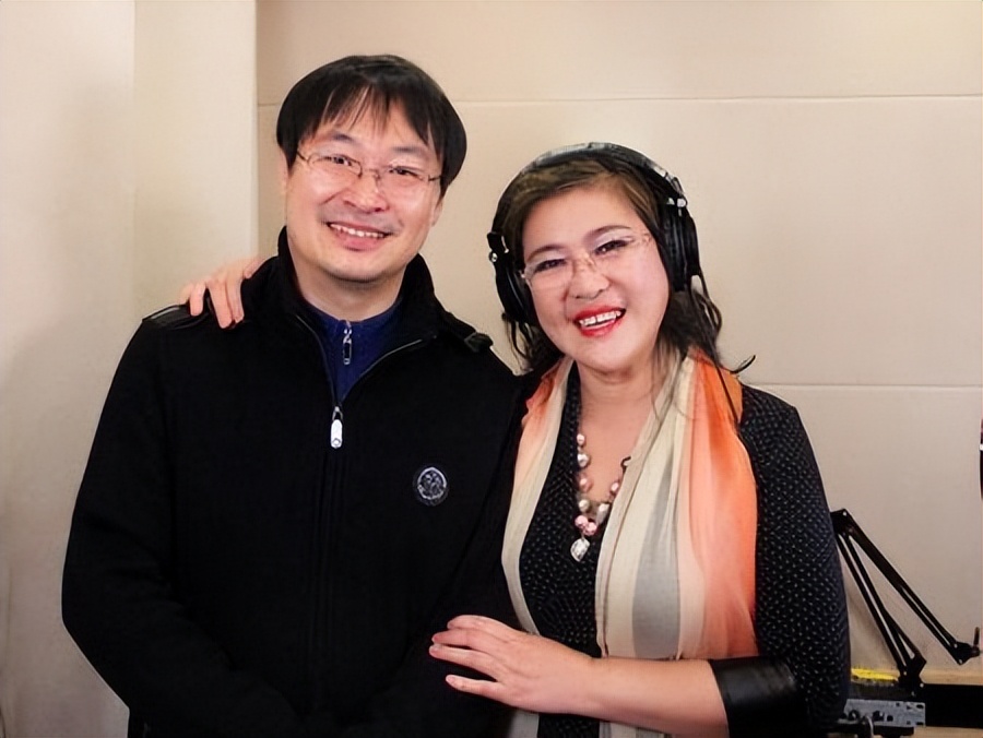 美声与民族“双料歌后”万山红,如今的她,依旧风采照人