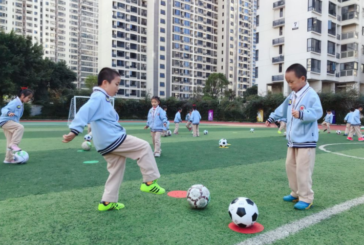 若把足球纳入高考，海淀妈妈将挑起“大梁”？官方回应来了