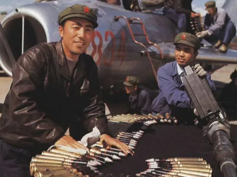 1974年，一只直径15米的间谍气球飘到河北，总理下令：务必击落