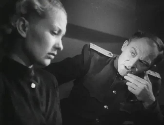 世界电影（0106）苏联电影《锄奸记》（1945）剧照欣赏