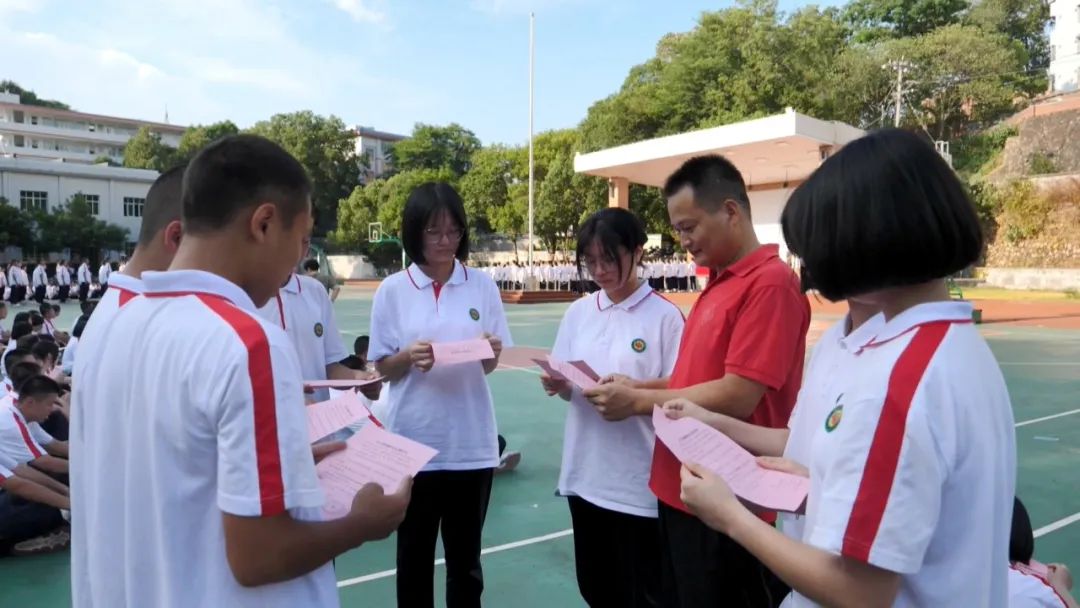 首页>长汀新闻>今日要闻>【长汀二中副校长 曹松金:两年来,通过进一步