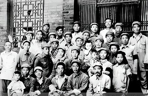 23岁巾帼女英雄，拯救群众不幸被抓，惨遭日军掏心“一尸两命”