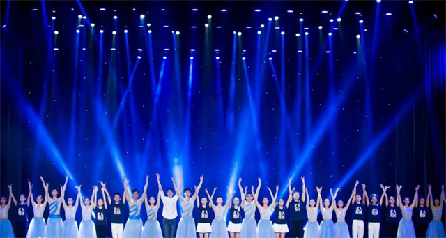 高考状元李丞汐：高考669分被北大录取，为当明星放弃高薪工作