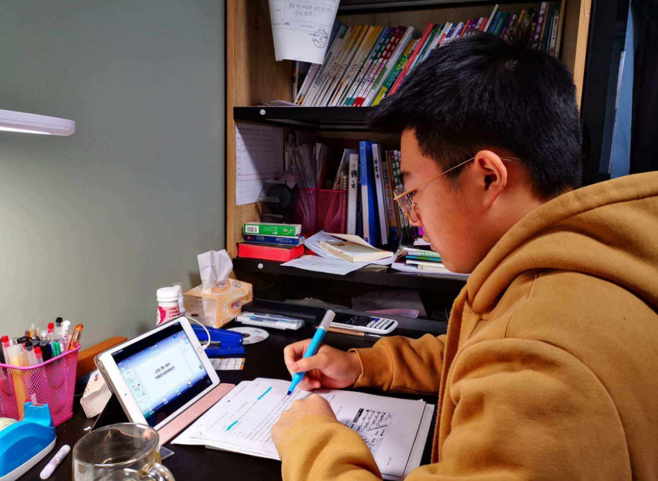 多地中小学暑假时间公布，学生笑了，家长哭了：还没开学又放假了