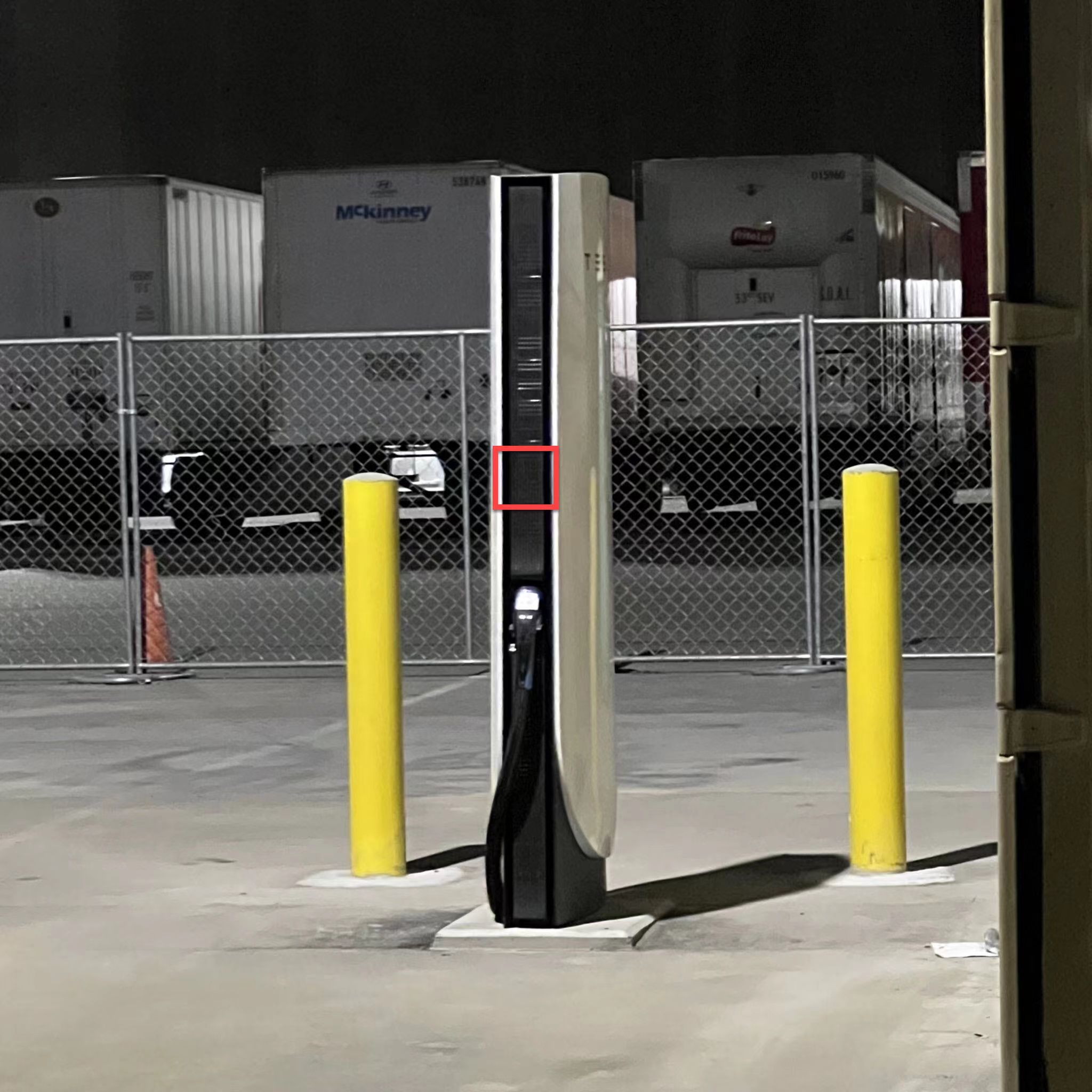 加速燃油车淘汰！特斯拉V4超充曝光：15分钟补能500km，或9月发布