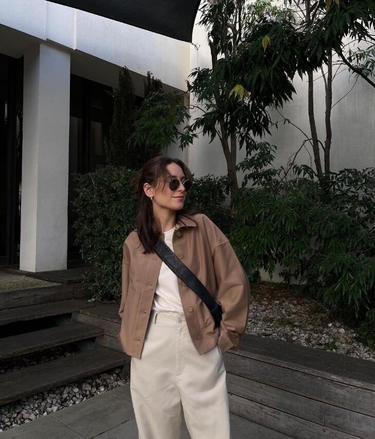 澳洲时尚博主JESSICA ALIZZI简洁耐看的基础款穿搭 散发随意慵懒感