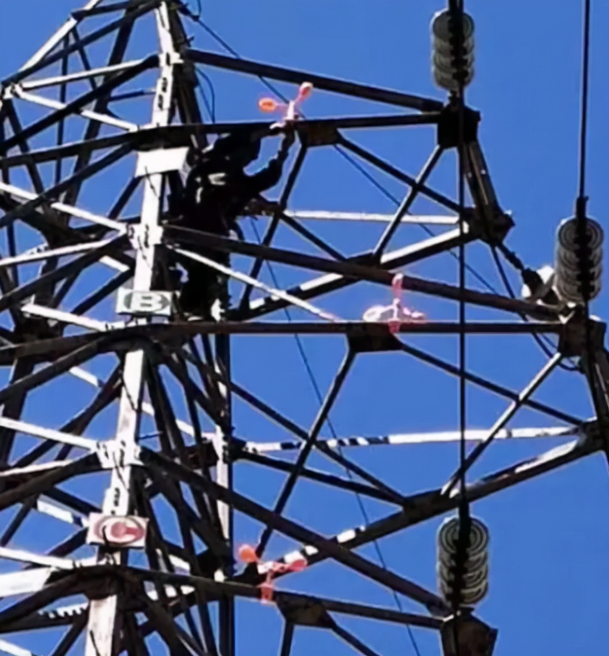 如何看鐵塔識別電力線-架空電力線科普