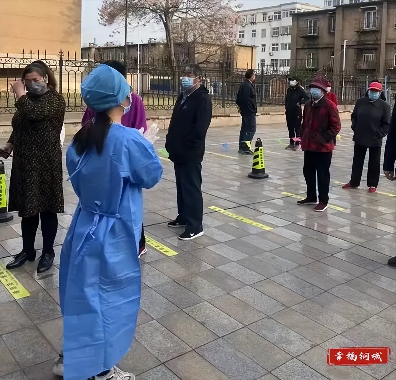 齐心战“疫”·钢城力量丨春暖花开 有你有爱