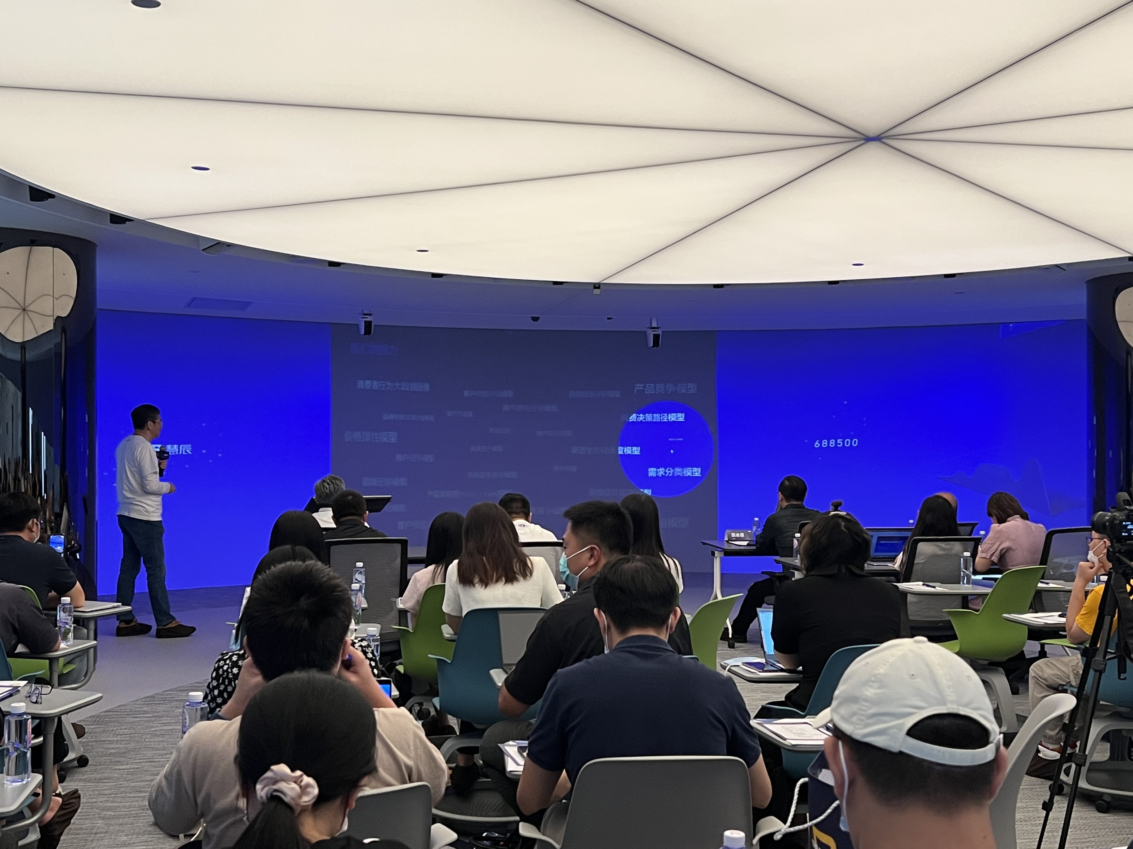 纵横“擎”“厂”HCR慧辰周年发布会数字化赋能未来火力全开