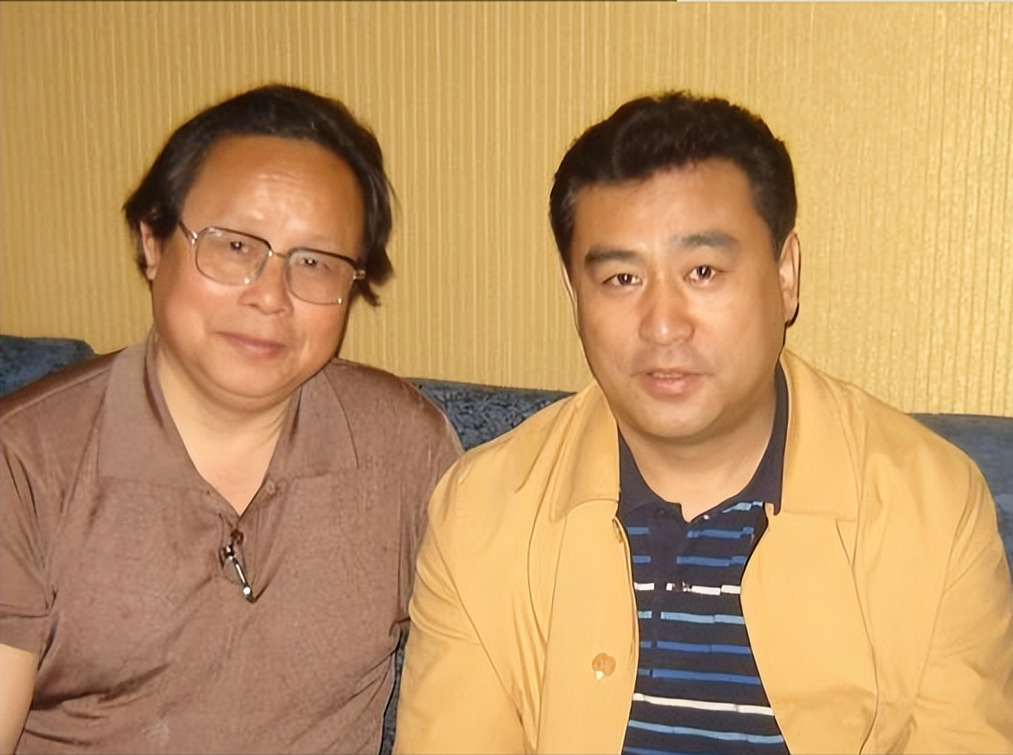 清华大学幼儿园园长之子，央视主持32年0失误，为何61岁依旧单身