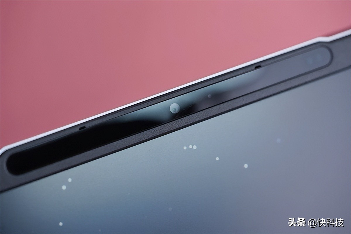 联想小新Pro 16 2022图赏：2.5K/120Hz高刷屏