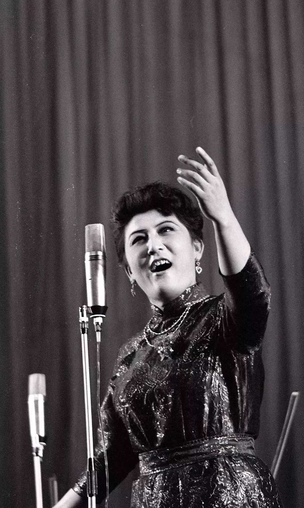 德德玛之子马克塔勒：心疼脑溢血偏瘫的母亲，像爱妈妈一样爱继父