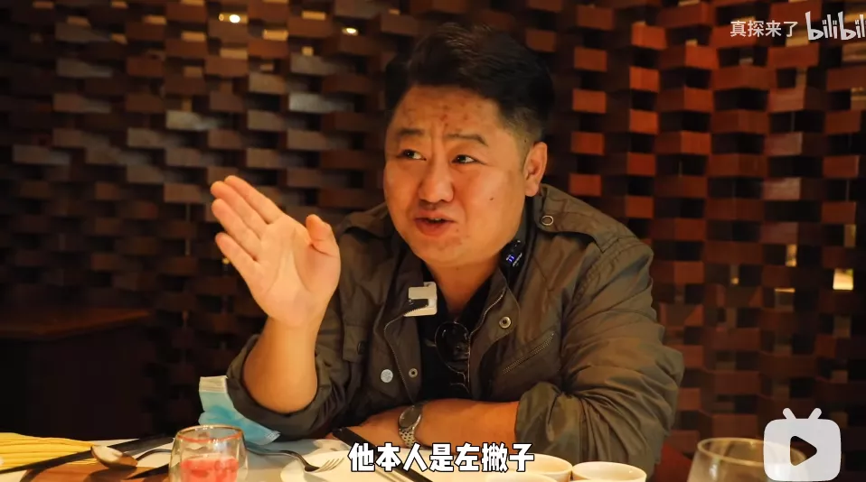 1家网红餐厅的天价服务费曝光,戳穿了成人社会最残酷的现实