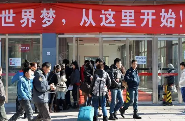 北大宿舍3人10年的变化：比7位数存款更可贵，是她们的人生选择