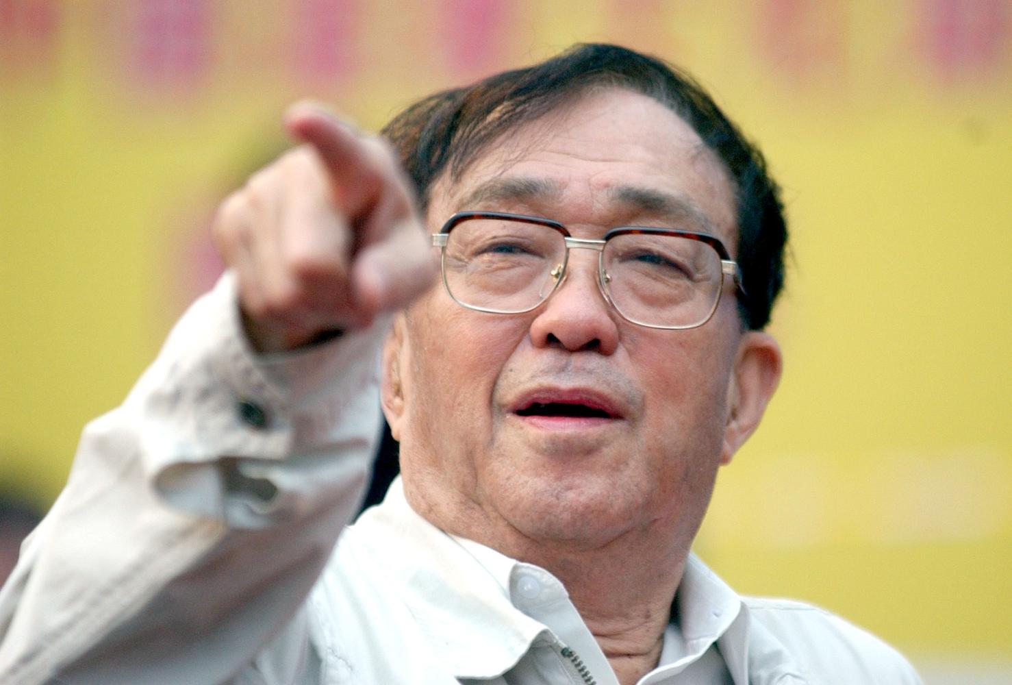 谢晋：4个子女3个低智，唯一正常的孩子患癌离世，一生比黄连还苦