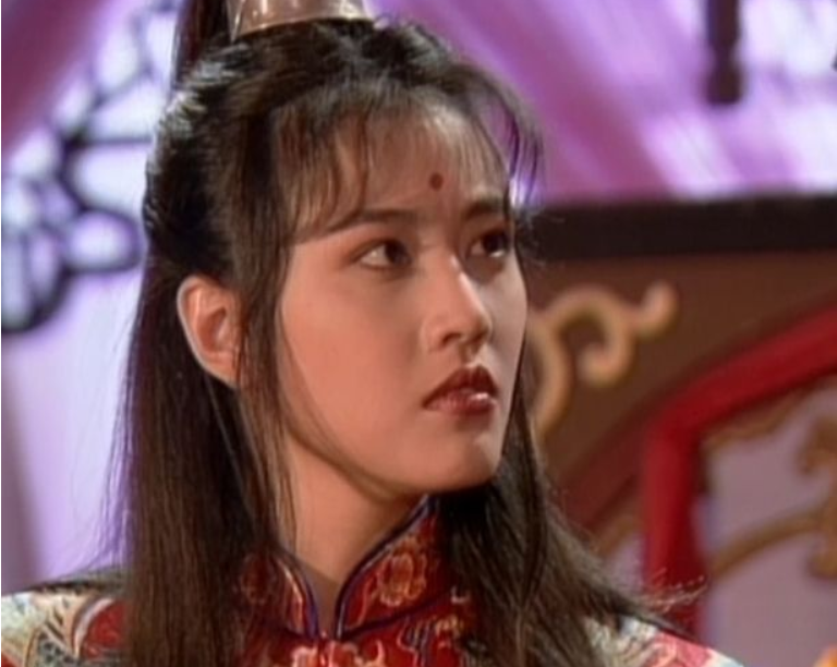 都演“周芷若”，把周海媚，高圆圆和佘诗曼放一起看，差别出来了