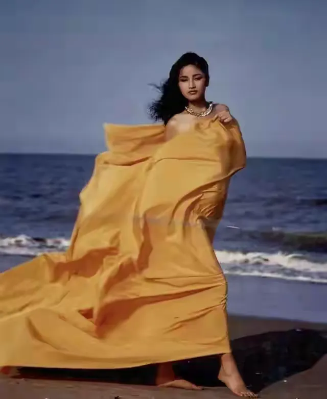 hi高考君演员表（女模特转型当演员）