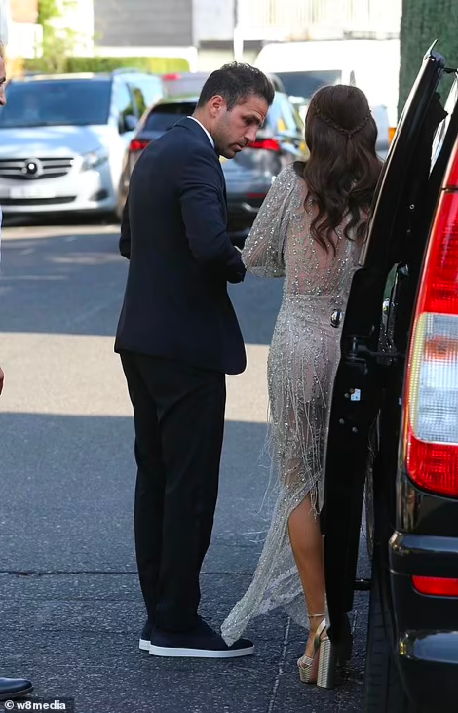 甩掉家暴老公，她带着十几亿身家嫁平民了