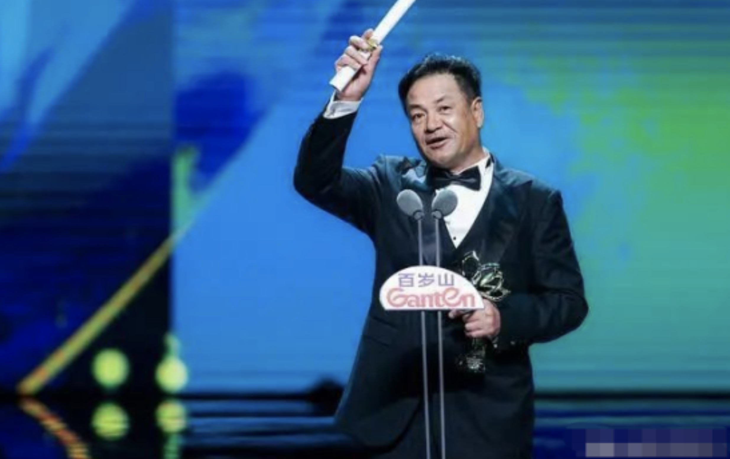 “痴情汉”尤勇智：扇班主任嘴巴，遭许晴抛弃，余生不负妻子沈蓉